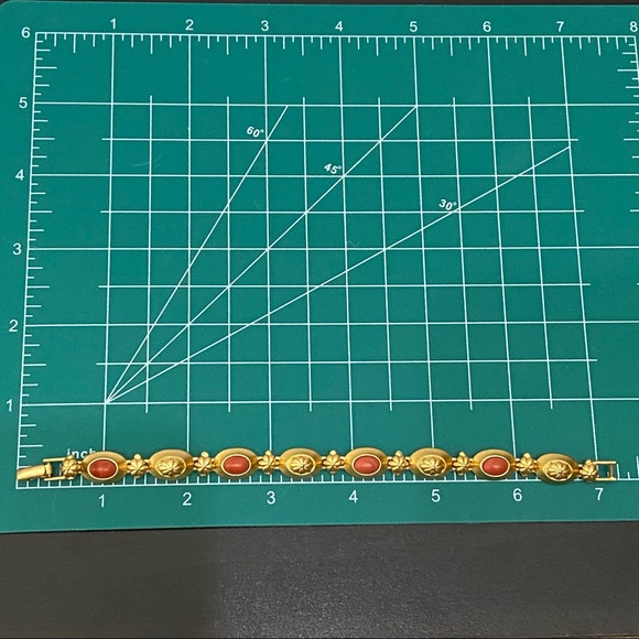 Vintage MONET Signed Coral Orange Cabochon Gold-tone Link Bracelet - Picture 7 of 12